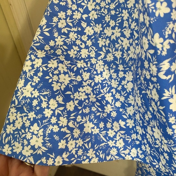 Tuckernuck Blue Ditzy Blooms on Broad flutter sleeve pullover top - Picture 5 of 9